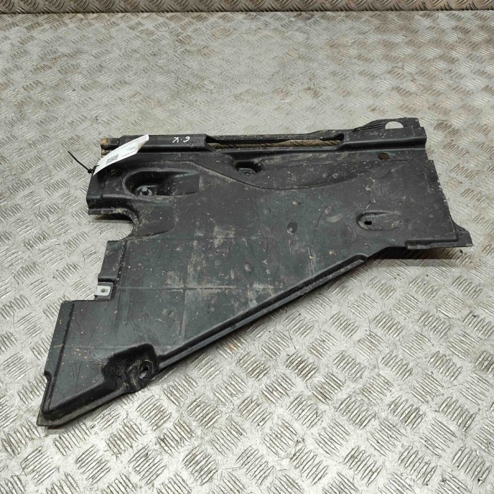 Scut motor st&acirc;nga spate AUDI A5 Avant 2024 OEM: 8B3825215