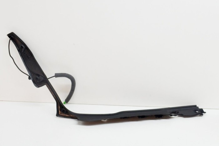 Ornament picurator haion dreapta JAGUAR F-PACE X761 2020 OEM: HK83-406A76-AE 14038853