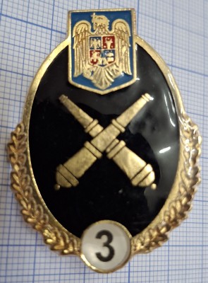 insigna specialist de clasa artilerie, clasa a 3-a. foto