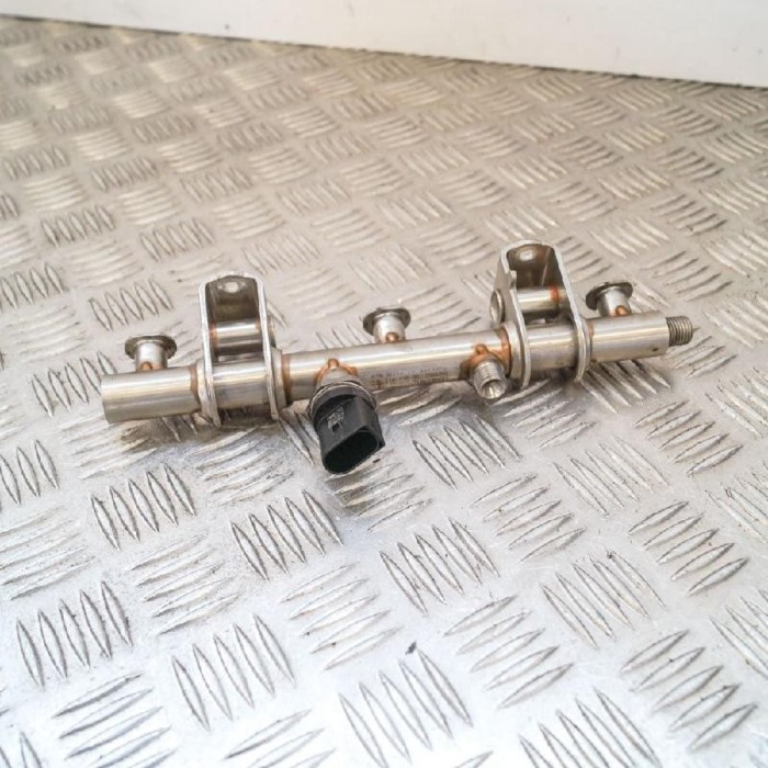 Rampa de combustibil dreapta PORSCHE MACAN 95B 2015 OEM: 94611011800 3315565