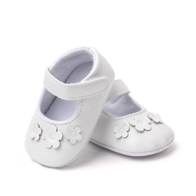 Pantofiori albi cu trei floricele aplicate (Marime Disponibila: 3-6 luni foto