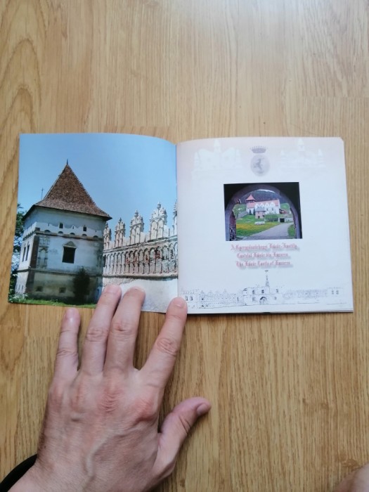 Castelul L&aacute;z&aacute;r din Lazarea, Harghita - ghid turistic trilingv