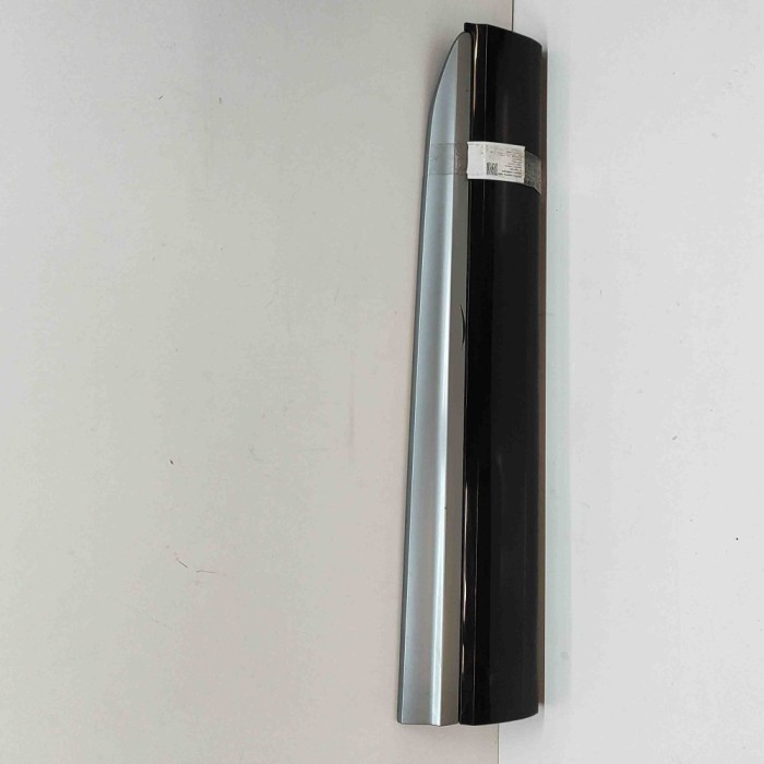 Bandou inferior ușă dreapta față AUDI Q7 4M 2017 OEM: 4M0853960B