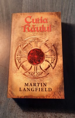 Cutia raului Martin Langfield foto