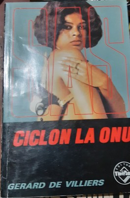 CICLON LA ONU GERARD DE VILLIERS SAS foto