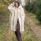 Blanita dama bej lunga cu gluga