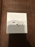 Apple AirPods 4 cu Noise Cancelling NOI, SIGILATE