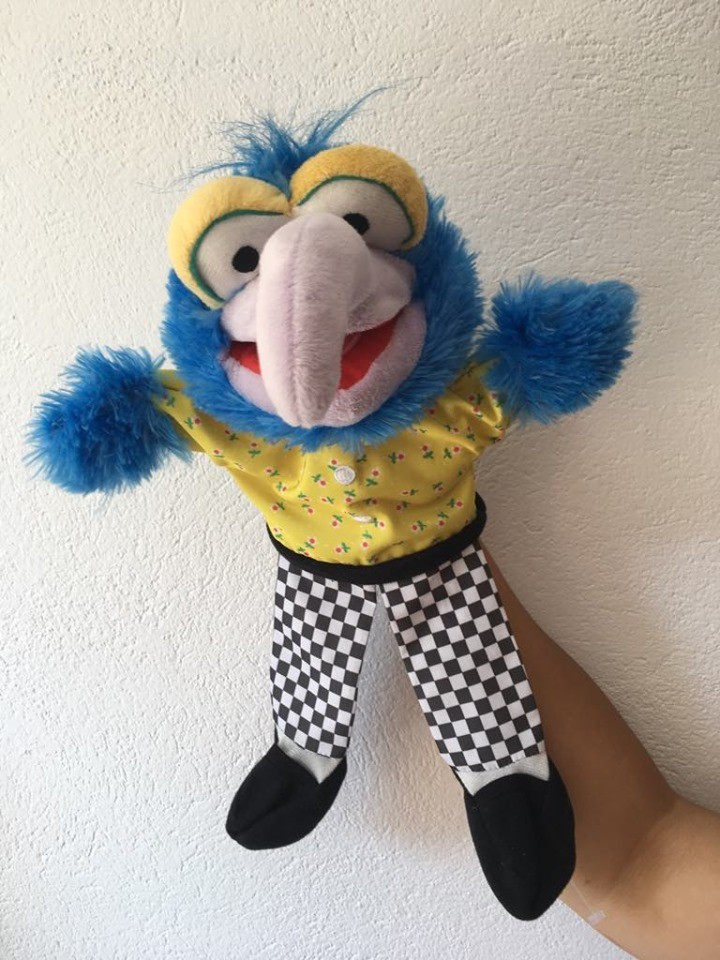 Marioneta teatru papusi Gonzo personaj din Muppets Show Sesame Street |  arhiva Okazii.ro