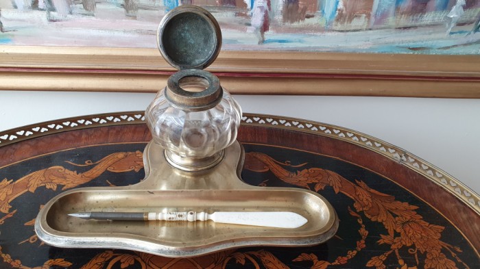 Calimara din alama argintata, toc fildes si sticla cristal