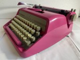 Mașină de scris Adler