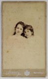 FOTOGRAF SPIRESCU , BUCURESTI , DOUA FETITE IN STUDIO , FOTOGRAFIE C.D.V. , SFARSITUL SEC. XIX