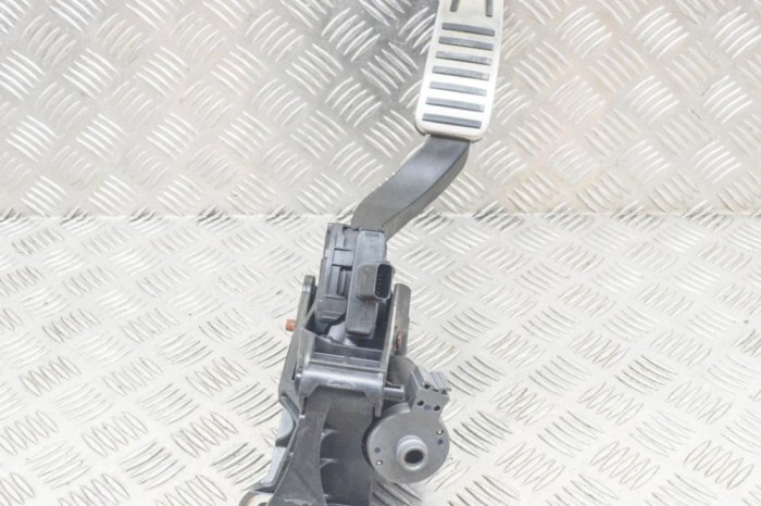 Pedala de accelerație MASERATI GHIBLI M157 2015 OEM: 6700049780,670004978,04861716AD,6PV933966 12438716