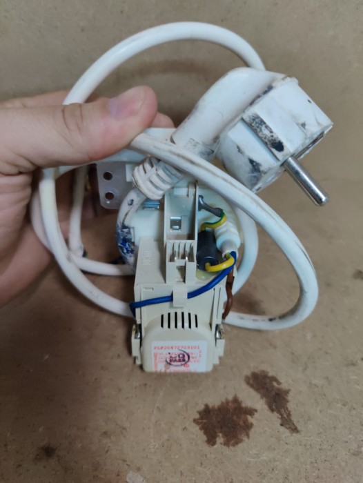 condensator cu cablu Masina de spalat Indesit Innex XWDA 751480 / C143