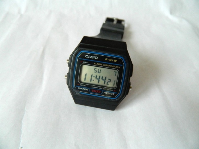 Ceas CASIO digital , multe functii , cod C8