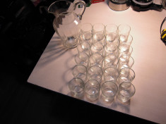Cana din sticla 1.5L si 24 de pahare din sticla de capacitate 200 ml. foto