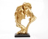 Statueta &quot;Love&quot; din rasina