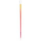 Essence BRUSH IT LIKE IT&#039;S ART blending brush perie pentru difuzarea machiajului 01 Blending Is Like Cardio For Artists 1 buc