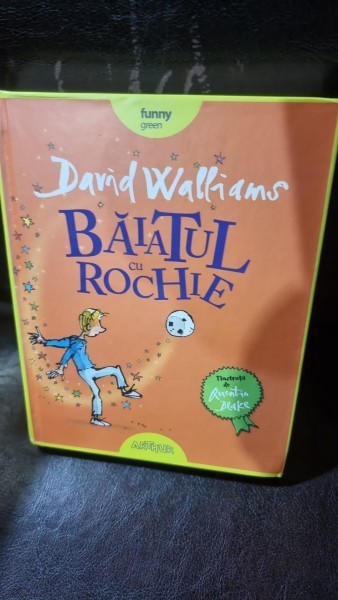 Baiatul cu rochie - David Williams