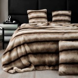 Cumpara ieftin Patura de lux cu fermoar din blana artificala de nurca 200x230cm+2 fete de perna 50x50cm,bej cu negru, imprimeu cu dungi-F057