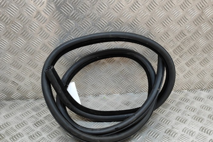 Garnitura ușă dreapta spate JAGUAR XE X760 2017 OEM: GX73-253A10-A | 26698442