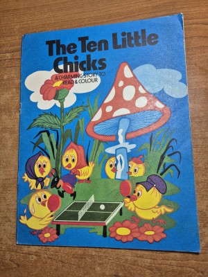 carte pentru copii in limba engleza si colorat -ten ten little chicks - din 1979 foto