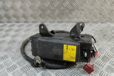 Modul panou de siguranțe JAGUAR F-PACE X761 2022 OEM: M8A2-14A076-EA,MK83-12616-AB | 31650705 foto