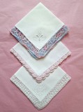 Lot de 3 batiste Vintage cu margine crosetata manual si broderie