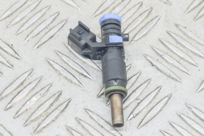Injector de combustibil OPEL MOKKA / MOKKA X 2013 OEM: 55562599 13131746