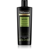 TRESemm&eacute; Flawless Waves șampon hidratant pentru păr creț și ondulat 400 ml