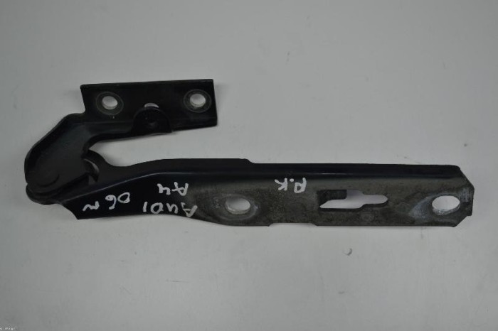 Balama capota st&acirc;nga față AUDI A4 8EC, B7 2006 OEM: 8E0823301E | 2426094