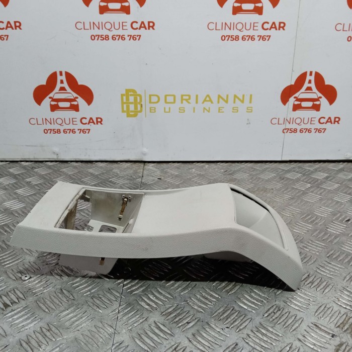 Consola Centrala Spate Mercedes B-Class 2011-2018