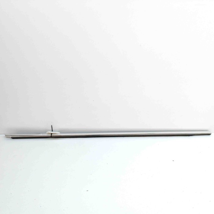 Chedar geam ușă dreapta față VW TOUAREG 7P5 2017 OEM: 7P0837476H