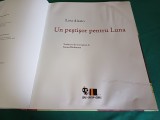 UN PEȘTISOR PENTRU LUNA * LISA AISATO /EDITURA VLAD SI CARTEA CU GENIUS / 2023 * 54