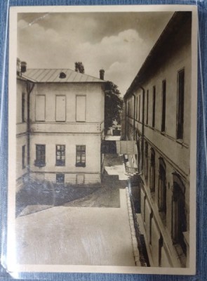Carte postala - Scoala centrala de fete din Bucuresti: Pavilionul infirmeriei (laturea de rasarit a scoalei) foto