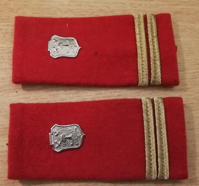C2 8 - Grade militare - locotenent apararea locala - piesa de colectie!