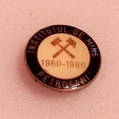 Insigna minerit - INSTITUTUL de MINE PETROSANI (1960-1980)