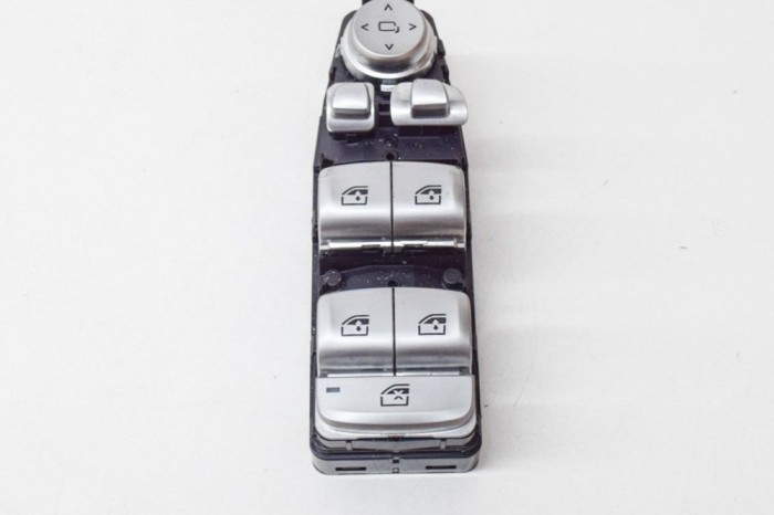 Buton geam ușă dreapta față BMW 7 G11, G12 2018 OEM: 9382502 12243583