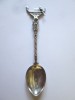 Venetia lingurita souvenir din argint(marcaj 800) cu figurina gondola din anii 20,lungime=104 mm, Tacamuri