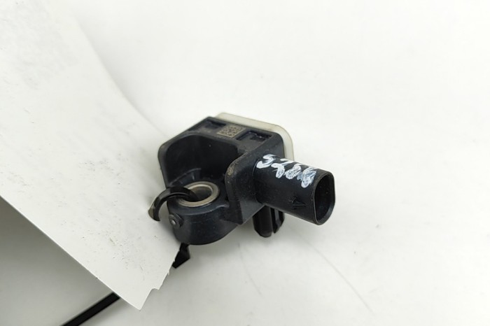 Senzor de impact dreapta față PORSCHE Taycan 2021 OEM: 971907651 | 30754047