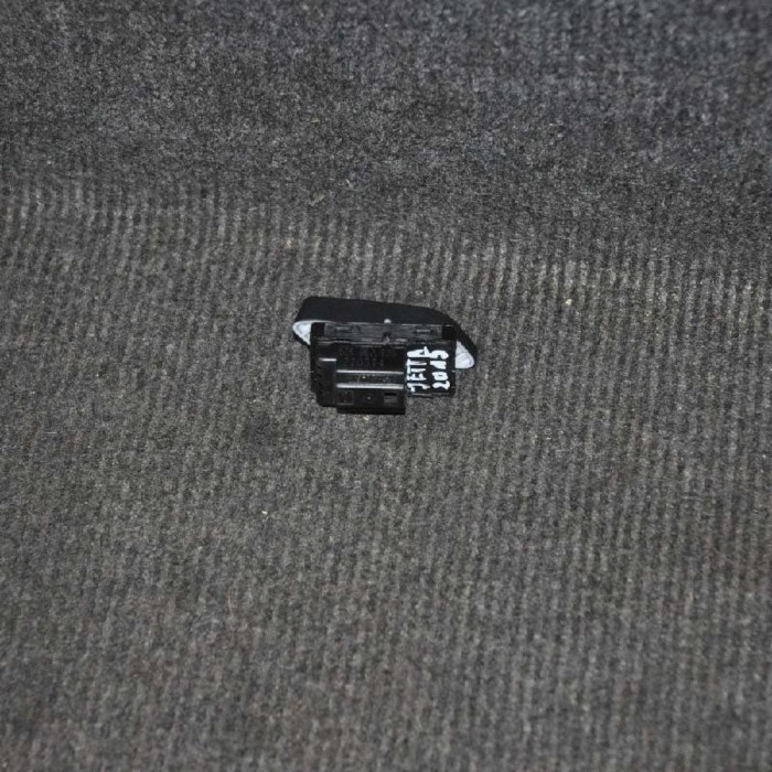 Comutator &icirc;nchidere centralizată VW JETTA MK6 162, 163 2015 OEM: 5C6962126 2149589