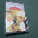 Cumpara ieftin CASETA AUDIO REPUBLIC -SO ES CUKOR ORIGINALA !!!! UNGUREASCA