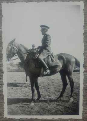 Militar calare, perioada interbelica// fotografie foto
