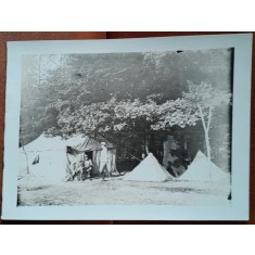 Fotografie, doi militari in fata cortului de campanie, perioada razboiului