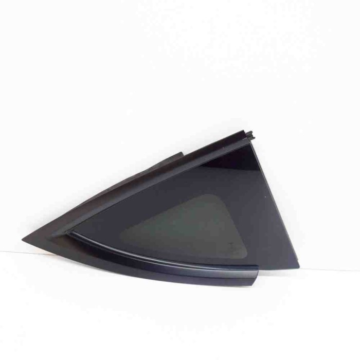 Geam lateral dreapta spate TESLA MODEL Y 2021 OEM: Off-road | 14828313