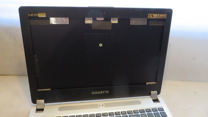 carcasa laptop GIGABYTE u35 , placa de baza defecta