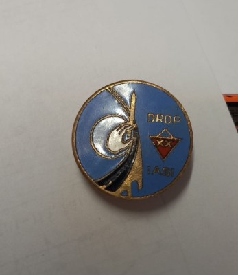 AMS @ - INSIGNA DRDP IASI, DIRECTIA ROMANA DE DRUMURI SI PODURI IASI RSR, EMAIL LA CALD, RARA foto