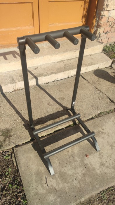 Stand pentru trei chitare - RockStand (Stare Excelenta)