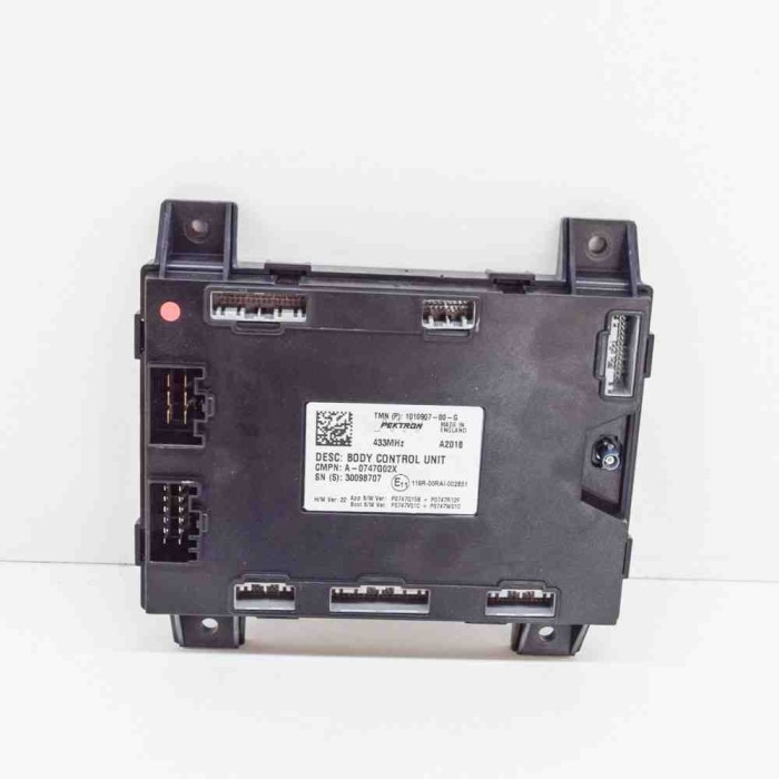 Modul de confort TESLA MODEL S 2018 OEM: P0747R12F,P0747V01C,P0747W01C,1010907-00-G,116R-00RAI-002851,A-0747G02X,P0747Q15B 11493223