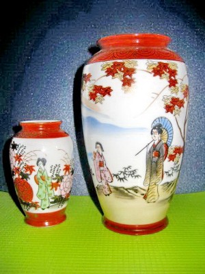 1066-I-Vaze mici Japonia portelan vechi stare buna. foto