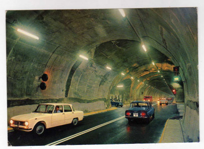 TUNELUL MONT BLANC INTRAREA COURMAYEUR AUTO foto